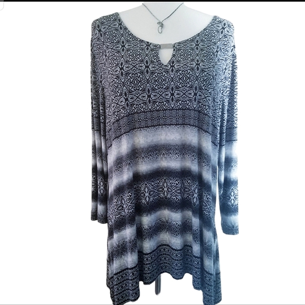 Ruby Rd. Tunic 3/4 Sleeve Sharkbite Hem. Size XL